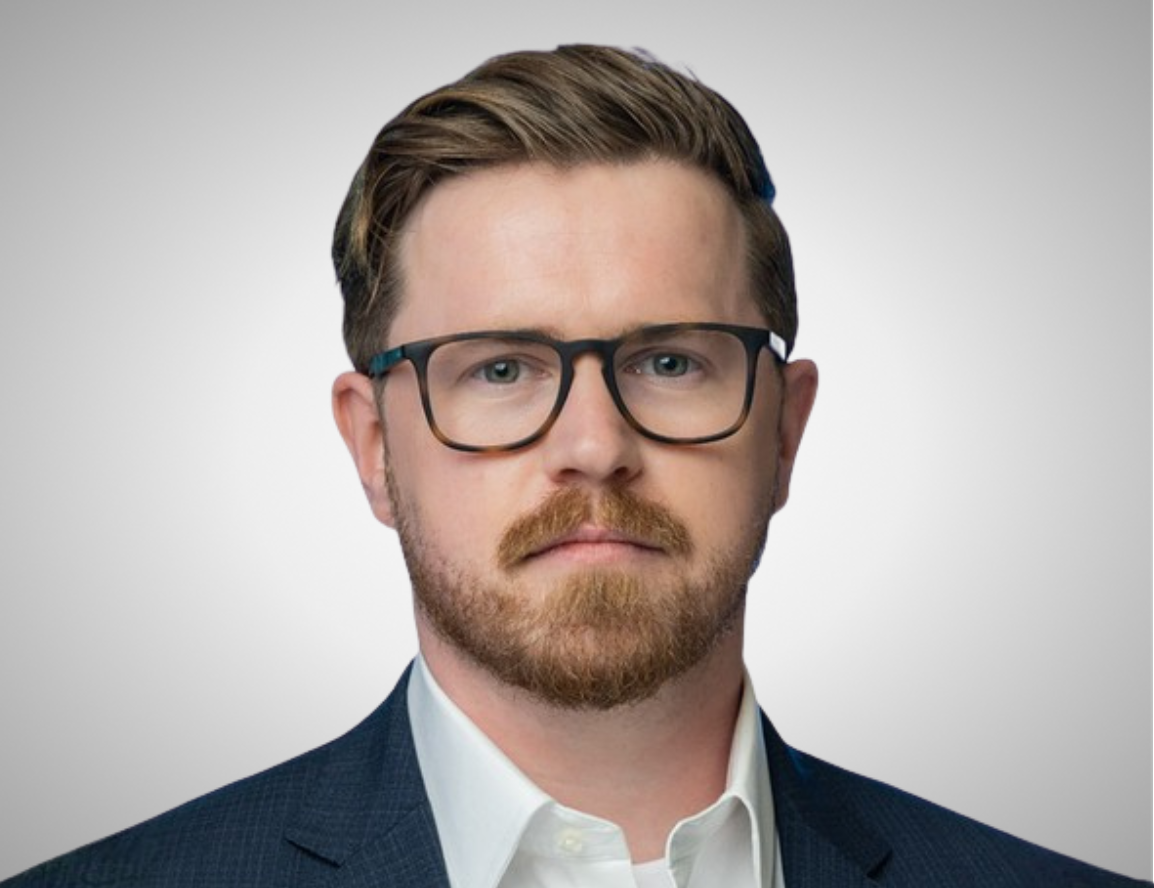 Alex Richards Summit Headshot-1