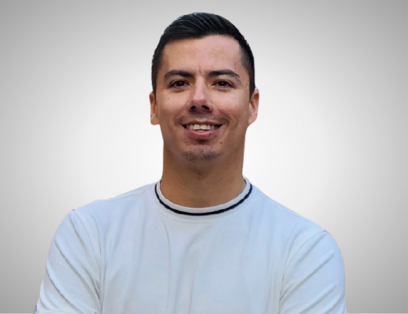 Carlos Enriquez Headshot