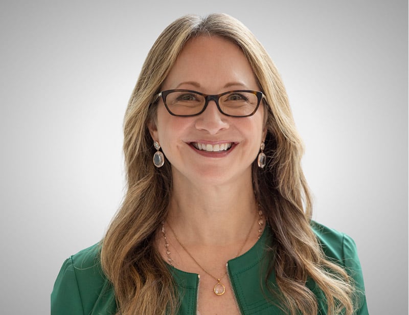 Nicole Dezen Headshot