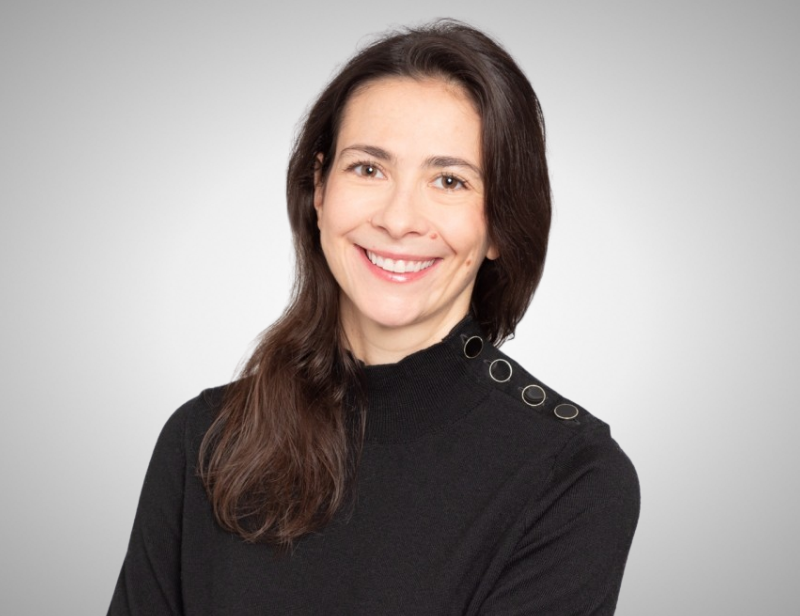 Elise Carbone Headshot