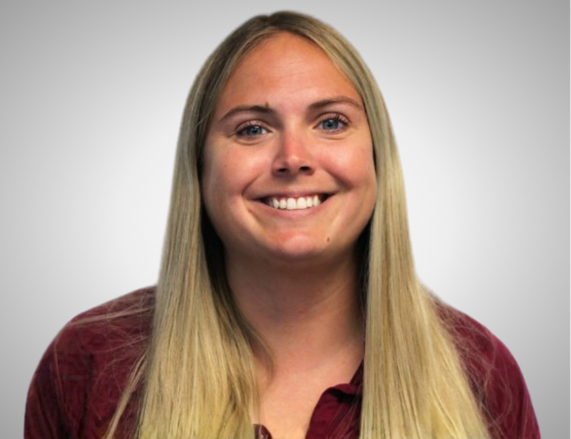 Kelly Sarabyn Headshot-1