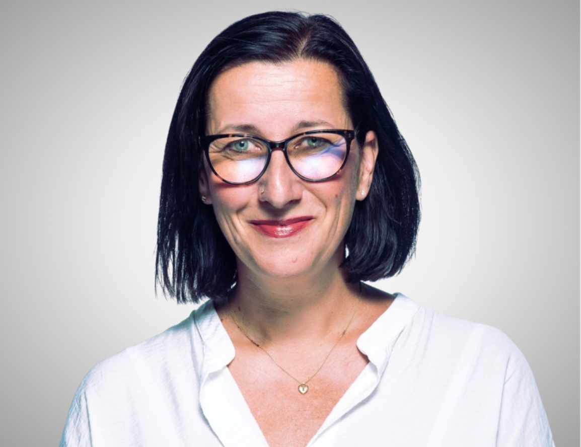 Lorna Loney Headshot