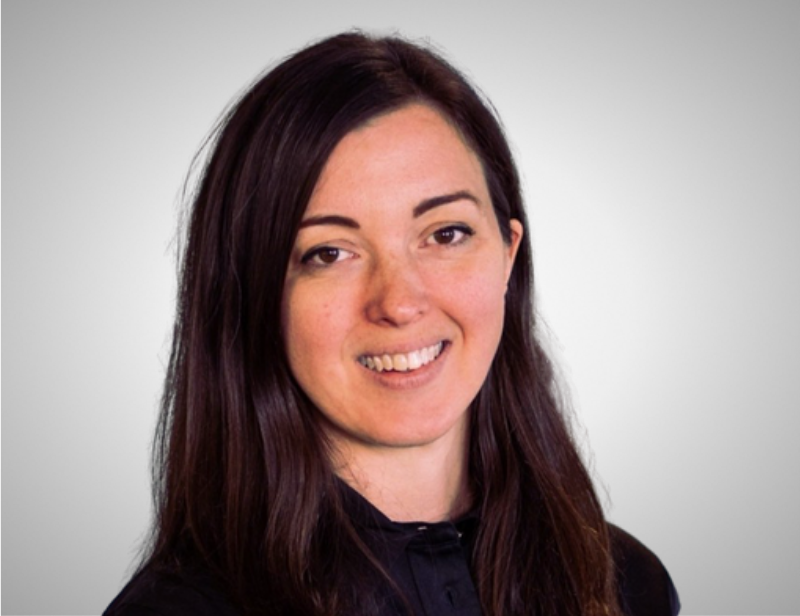 Robbi Johnston Headshot