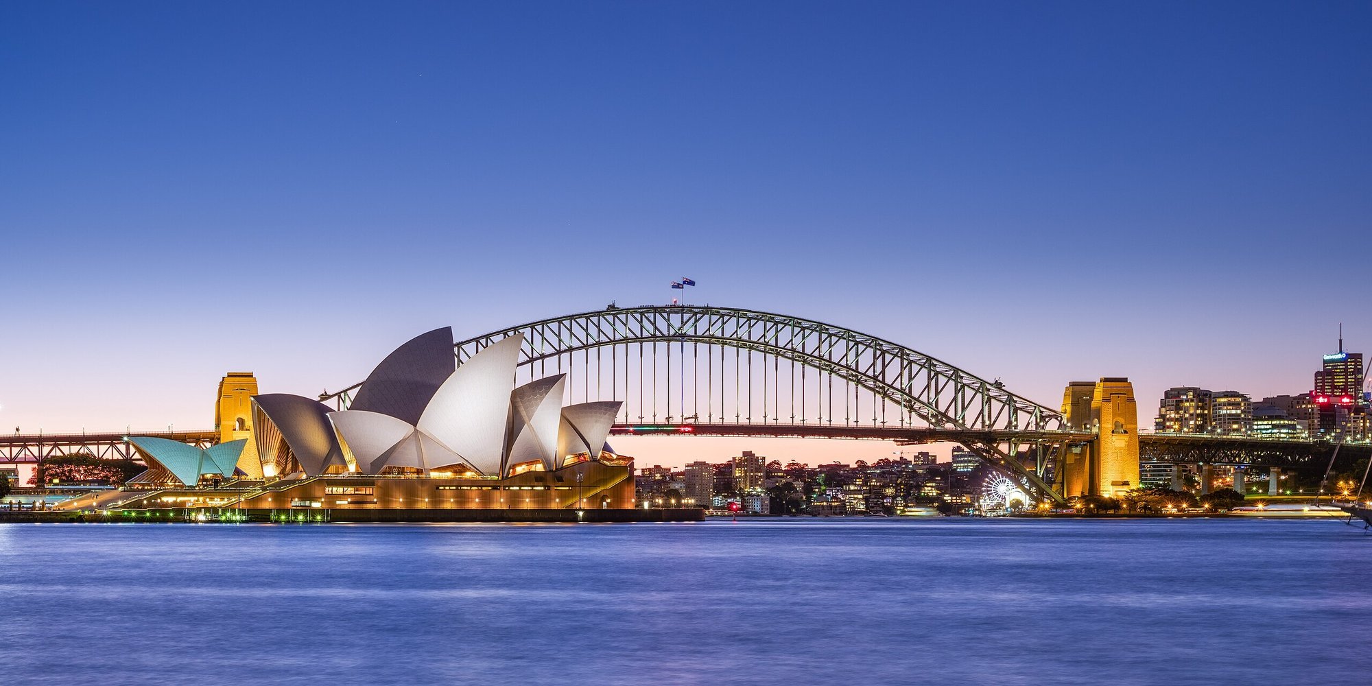 Sydney_Opera_House_and_Harbour_Bridge_Dusk_(2)_2019-06-21
